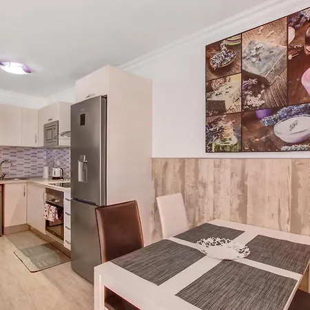 Poris Apartment *
